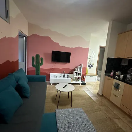 Central Apartment Tirana *