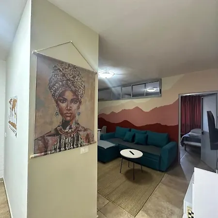 Central Apartment Tirana شقة تيرانا